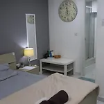 Candid Aura Private In Shared Sliema Basement Accommodatie bij particulieren