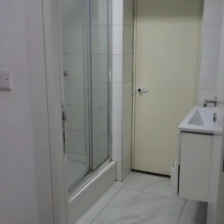 Candid Aura Private In Shared Sliema Basement