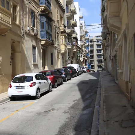منزل للإقامة Candid Aura Private In Shared Sliema Basement