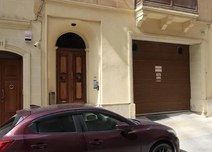 Candid Aura Private In Shared Sliema Basement * Gzira