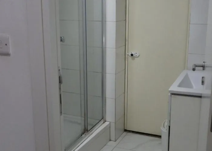 Candid Aura Private In Shared Sliema Basement