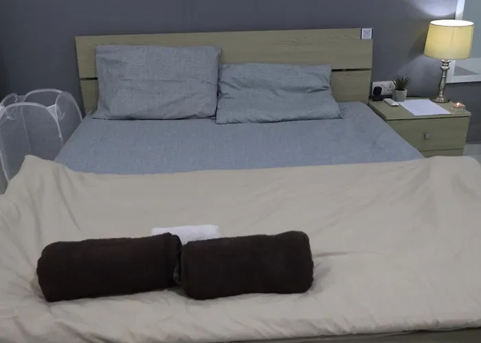 民宿 Candid Aura Private In Shared Sliema Basement *