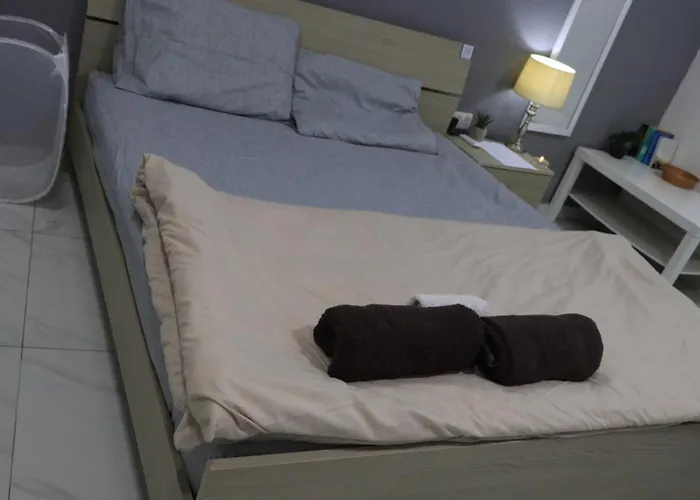 Candid Aura Private In Shared Sliema Basement 民宿 Gzira